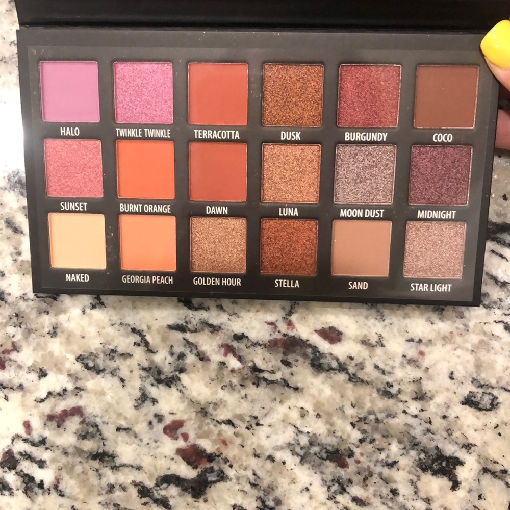 KAB Cosmetics - Eyeshadow Palette
